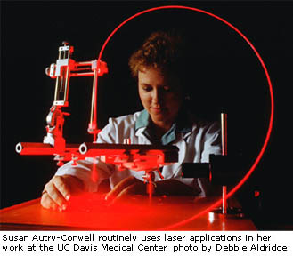 photo of Susan Autry-Conwell conducting biophotonic research