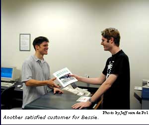 photo of a student purchasing a copy of Bovine Online version 4.0